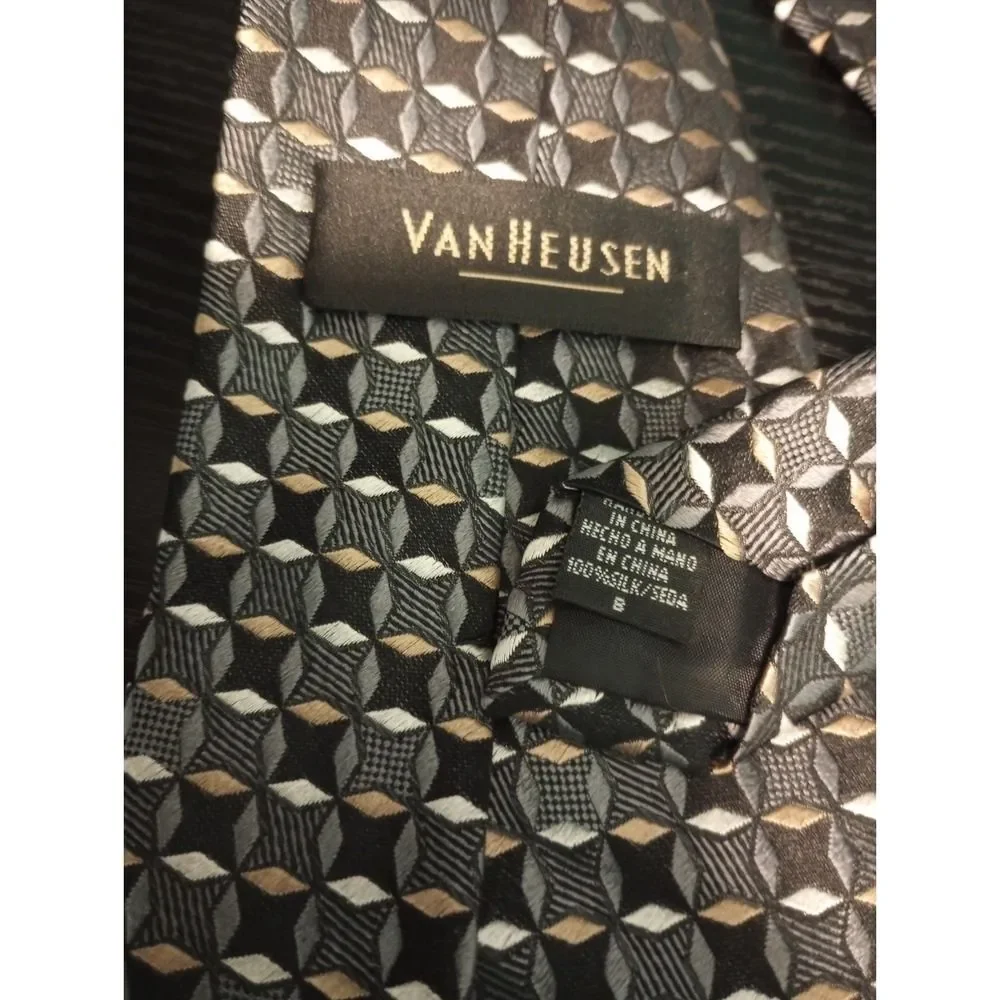 Van Heusen 100% Silk Stain Resistant‎ Men's Neck Tie